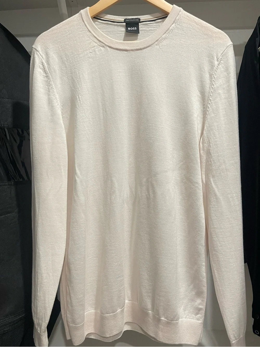 HUGO BOSS MERINO WOOL SWEATER IN A REGULAR FIT